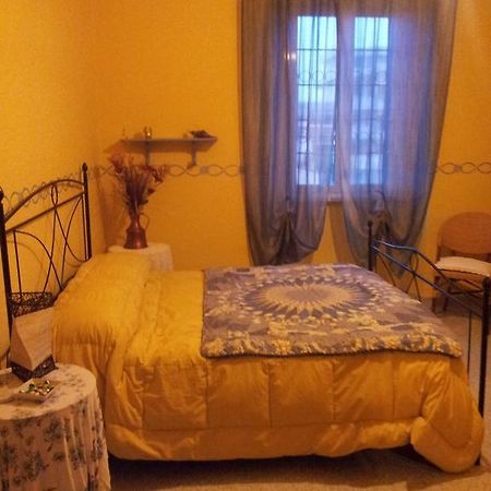 Il Casaletto Di Laura Bed and Breakfast Fiumicino Kamer foto